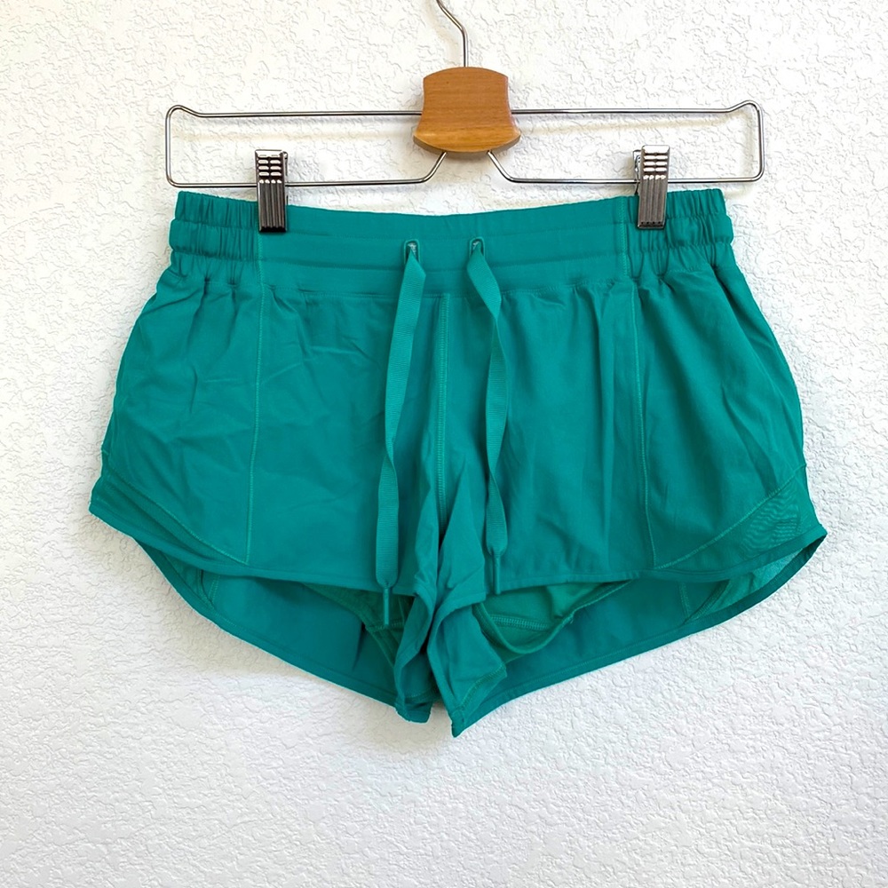 LULULEMON GREEN SHORTS